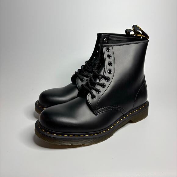 Dr Martens Unisex 1460 Smooth Leather Lace Up Boots in Black - Picture 5 of 9